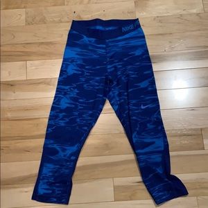 Nike dry fit quarter leggings